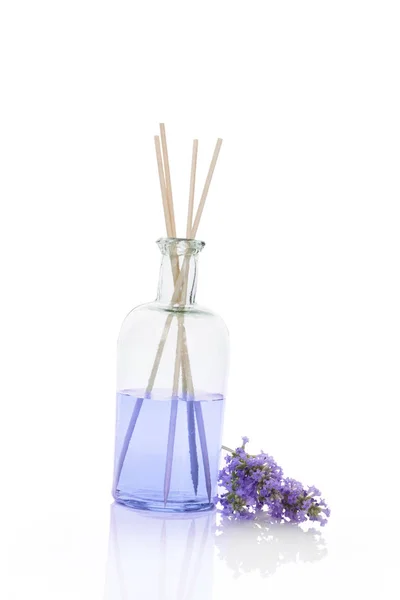 Perfumy w sprayu Aromaterapia lawenda. — Zdjęcie stockowe