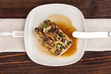 Shimeji mantar ile tofu