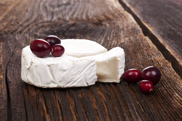 Heerlijke camembert kaas — Stockfoto