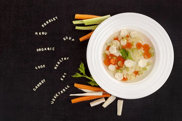 Sopa vegetariana alfabeto saudável . — Fotografia de Stock