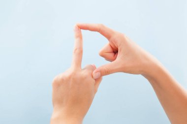 BSL Fingerspelling alfabesi.