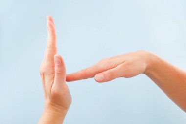 BSL Fingerspelling alfabesi.