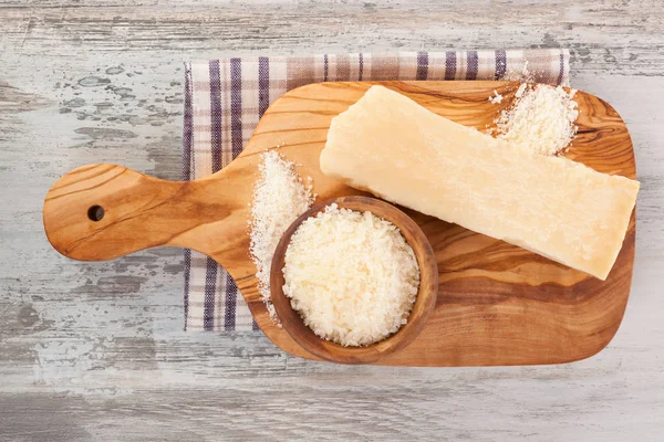Gezonde Parmezaanse kaas — Gratis stockfoto