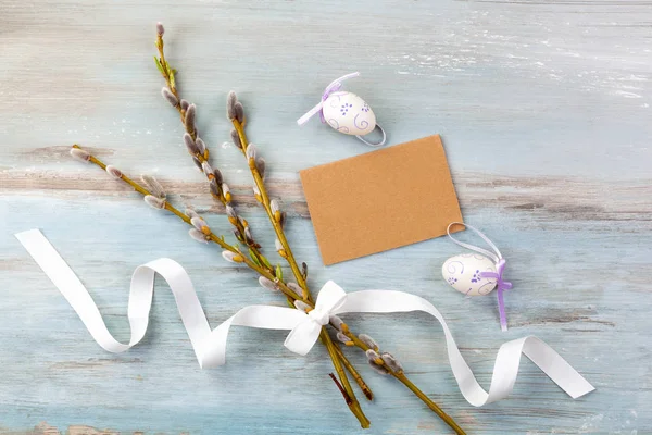 Fondo tradicional de Pascua con etiqueta en blanco . —  Fotos de Stock