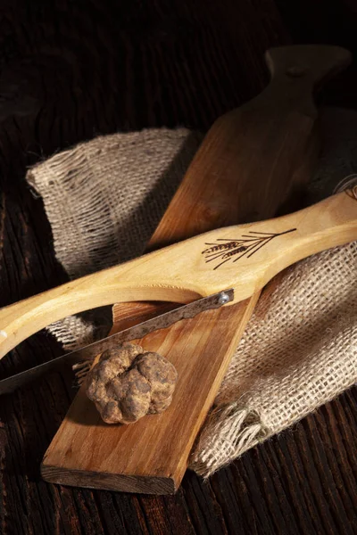 Original Italian White Truffle Wooden Background Culinary Food Ingredient — Stock Photo, Image