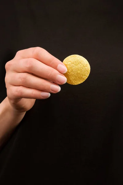 Eating Potatoe Chips Junk Food — Stock Photo, Image