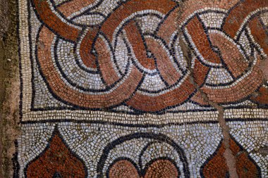 Butrint / Arnavutluk 12 Ekim 2019. Arnavutluk 'un Butrint kentinde 6. yüzyıldan kalma antik Baptistery mozaiği