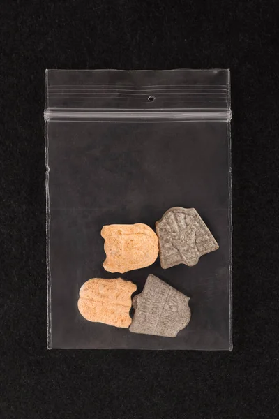 Ecstasy Piller Plastpåse Svart Bakgrund Från Ovan — Stockfoto