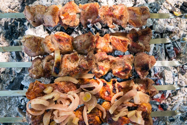 ateş üzerinde pişirme et