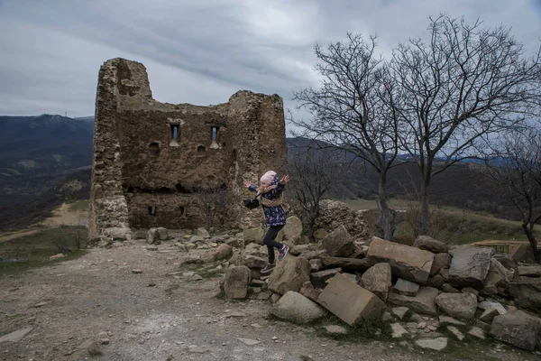 Kafkasya dağlarındaki manastır.