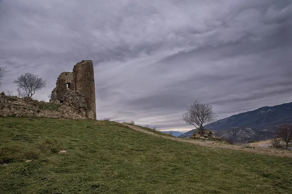 Kafkasya dağlarındaki manastır.