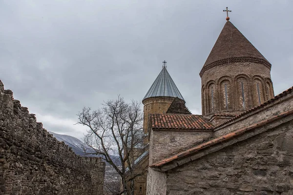 Kafkasya dağlarındaki manastır.