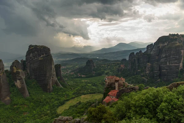Güzel dağ manzarası Yunanistan Meteora