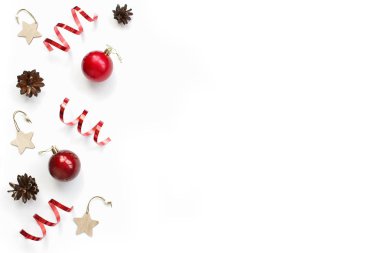Minimalist noel kompozisyonu. İsa ile beyaz arkaplan