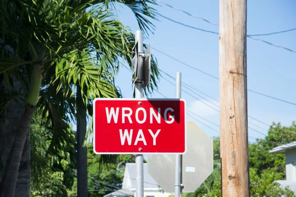 Señal de tráfico mal camino — Foto de Stock