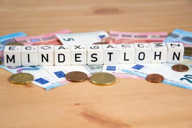mindestlohn-Almanca sözcük için asgari ücret