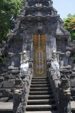 Goa-Lawah Tapınağı