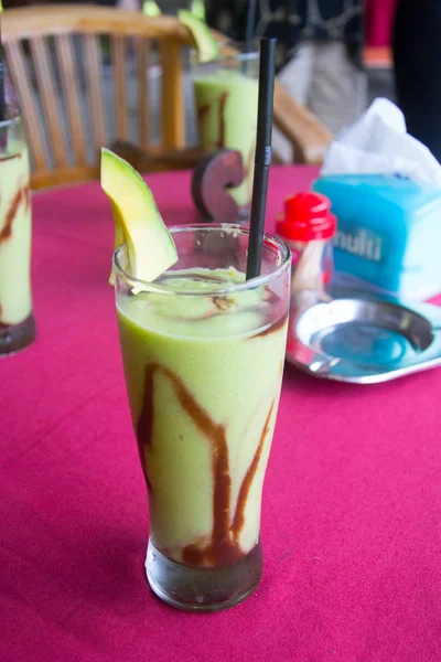 Foto de um suco de abacate — Fotografia de Stock