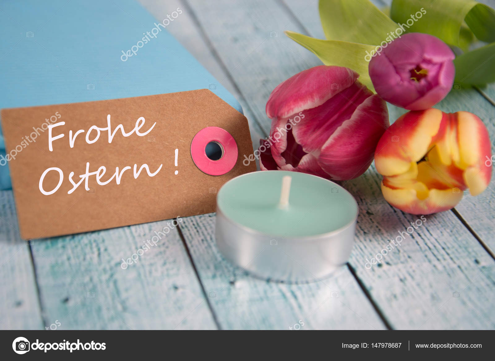 Carte De Souhaits Cadeau Et Fleurs Sur La Table Joyeux Anniversaire Photographie Dstaerk C Carte De Souhaits Cadeau Et Fleurs Sur La Table Joyeux Anniversaire Photographie Dstaerk C