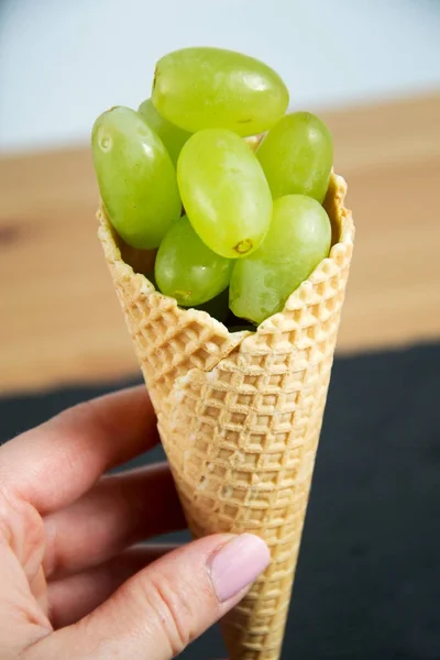 Виноградное мороженое — стоковое фото