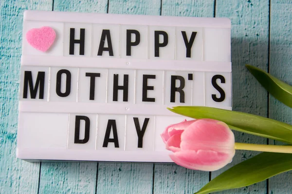 Happy Mothers Day geschreven op een lightbox — Stockfoto