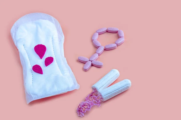 Chroniąca Menstruacja Bawełniane Tampony Symbol Płci Wykonane Różowych Tabletek Przeciwbólowych — Zdjęcie stockowe