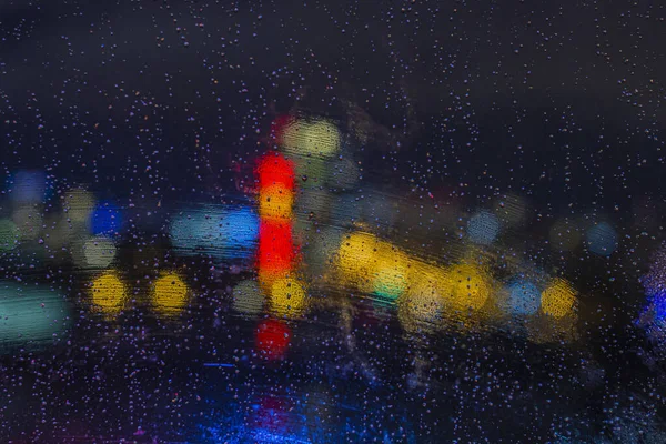 Gotas Lluvia Ventana Por Noche Con Luces Bokeh Fondo Abstracto — Foto de Stock