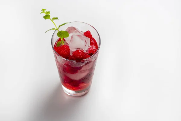 Raspberry Alcoholic Cocktail Liqueur Vodka Ice Mint White Background Raspberry — Stock Photo, Image