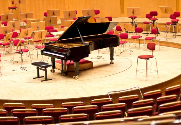 Grande Piano Uma Grande Sala Concertos — Fotografia de Stock