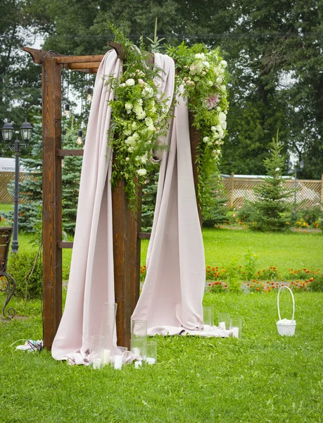 Wooden Wedding Arch Outdoors Away Wedding Ceremony — Stock Photo, Image