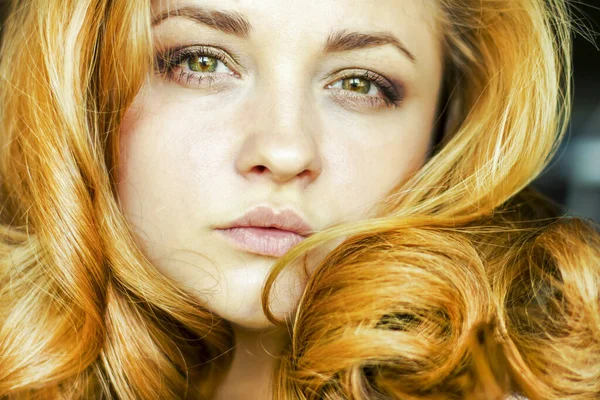 Portrait Beautiful Girl Thick Blond Hair Beautiful Wavy Hair Natural — Stock Photo, Image