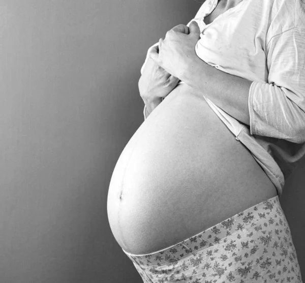 Gran Barriga Una Mujer Embarazada Mujer Embarazada —  Fotos de Stock