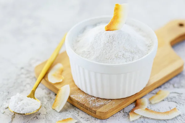 Farina Cocco Con Scaglie Cocco Una Tavola Legno Concetto Dieta — Foto Stock