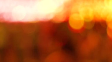 Rose Gold soyut, bulanık Noel ışıkları Bokeh, odak ışıkları gece bir sokakta. Bulanık akşam lambaları arka planda Hd
