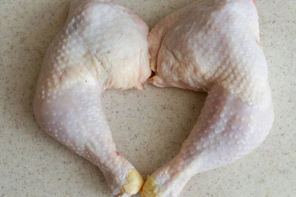 Świeże Uda Kurczaka Izolowane Jasnym Tle — Zdjęcie stockowe