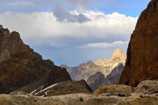 Paisaje de montaña, Montañas Fann, Pamir-Alay, Tayikistán — Foto de Stock