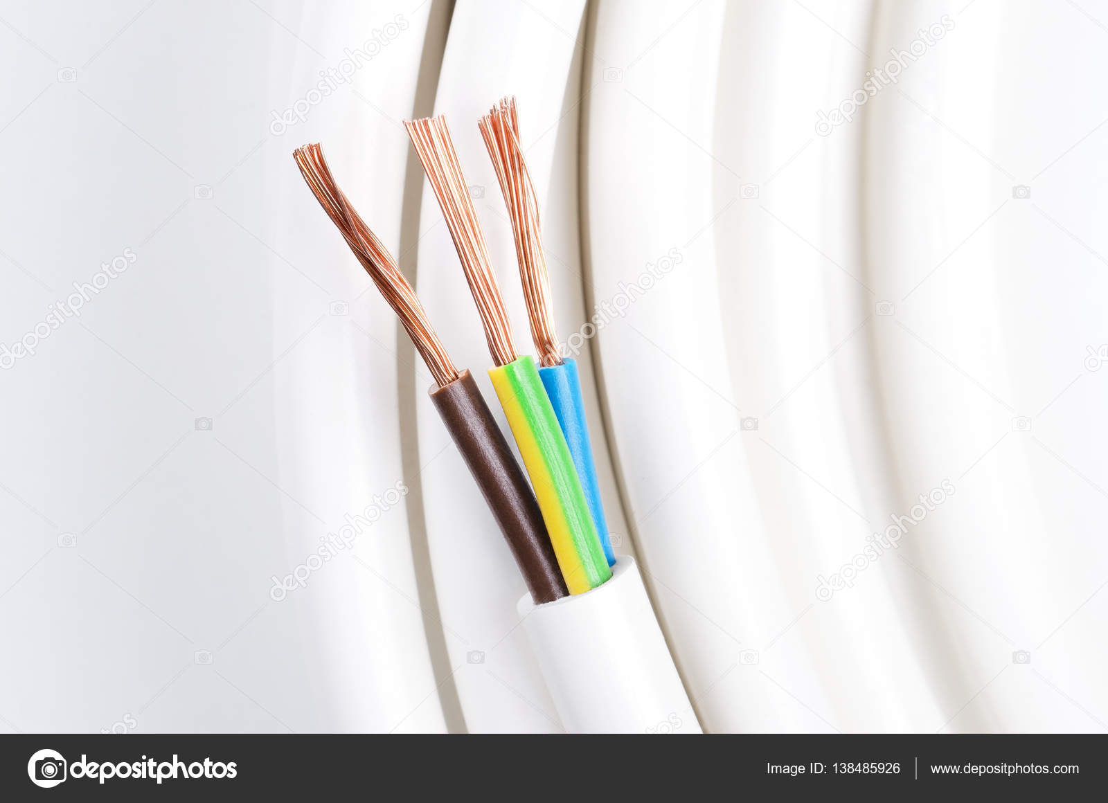 Electrical cable with three insulated conductors — Stock Photo © Furian