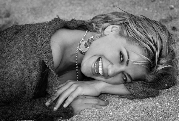 Chica feliz sonriendo — Foto de Stock