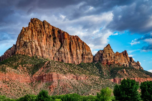 En o cerca del Parque Nacional Zion, Utah . — Foto de Stock