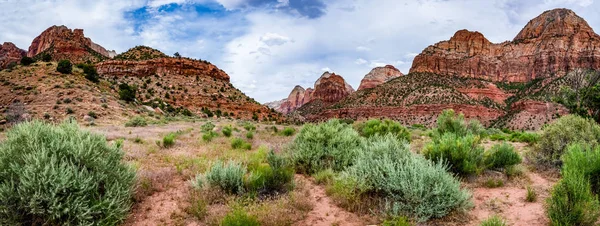 Vista panoramica del Parco Nazionale di Zion, Utah . — Foto Stock