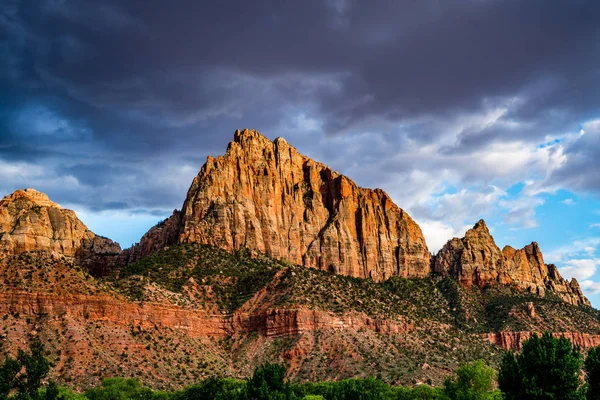 Uvnitř a v okolí národního parku Zion, Utah. — Stock fotografie