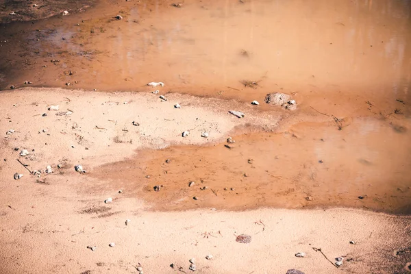 Puddle Printanière Profonde Sur Route Sablonneuse Raison Fonte Des Neiges — Photo