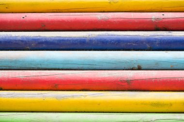 Çizim için büyük renkli kalemlerin manzarası.