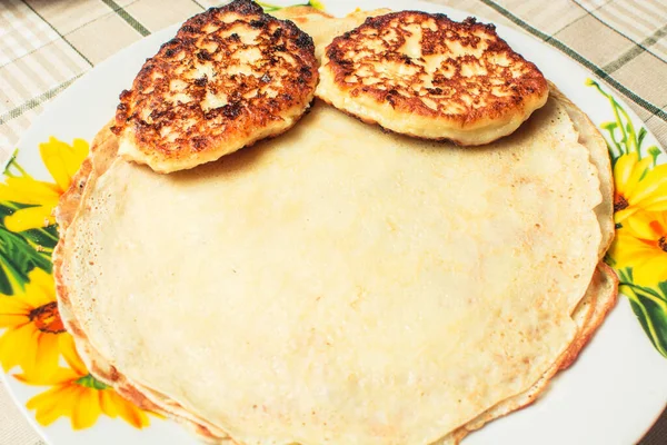 Stekt Ostkaka Pannkakor Plåt — Stockfoto