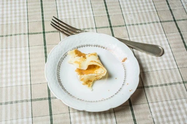 Μισοφαγωμένη Τηγανίτα Μικρό Πιάτο Πιρούνι — Φωτογραφία Αρχείου
