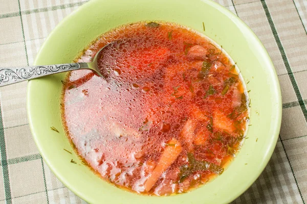 Dicke Suppe Borschtsch Mit Löffel Auf Dem Küchentisch — Stockfoto