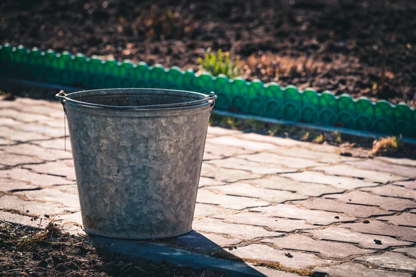 Iron Bucket Cleaning Garbage Garden Area — Φωτογραφία Αρχείου