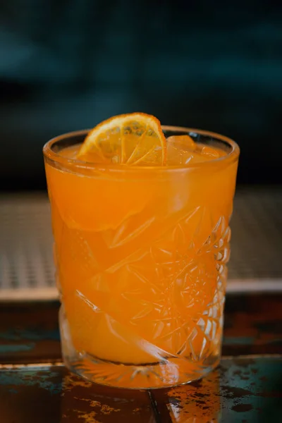 Grapefruit Cocktail Luce Del Sole Cocktail Donkere Achtergrond Sluitingsdatum — Stockfoto