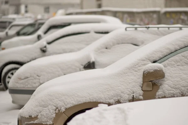 Car parking after snow storm, Russia. — Stock Photo, Image