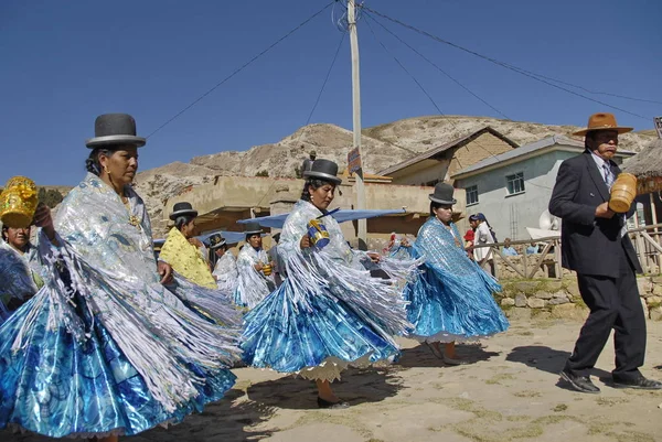 Isla Del Sol Bolivien Mai 2010 Unbekannte Aymara Frauen Tanzen — Stockfoto